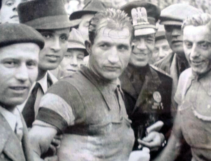 Gino Bartali (center) between 1940 and 1943. Gino Bartali (center) between 1940 and 1943.