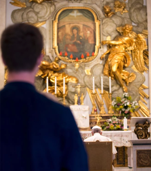Pope Francis praying at the Shrine of Our Lady of Divine Love near Rome, May 1, 2018. Pope Francis praying at the Shrine of Our Lady of Divine Love near Rome, May 1, 2018.