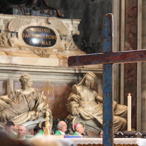 Cross at the celebration of Mass with immigrants in St. Peter's Basilica on Jan. 17.
Cross at the celebration of Mass with immigrants in St. Peter's Basilica on Jan. 17.
