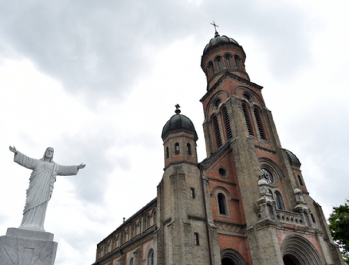 Jeondong Catholic Church and Statue of Jesus Christ in Jeonju, South Korea Jeondong Catholic Church and Statue of Jesus Christ in Jeonju, South Korea