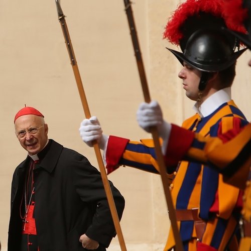 Italian Cardinal Angelo Bagnasco in Cortile di Damaso, Vatican City, before meeting with Palestinian President Mahmoud Abbas on May 16, 2015.
Italian Cardinal Angelo Bagnasco in Cortile di Damaso, Vatican City, before meeting with Palestinian President Mahmoud Abbas on May 16, 2015.