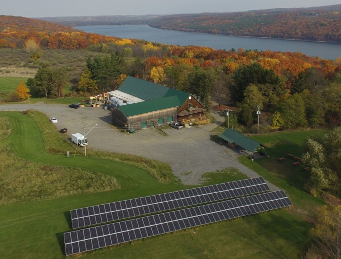 O-Neh-Da Vineyards in Conesus, New York (shown above), and Cribari Vineyards in Fresno, California, are two vineyards that make altar wine. O-Neh-Da Vineyards in Conesus, New York (shown above), and Cribari Vineyards in Fresno, California, are two vineyards that make altar wine.