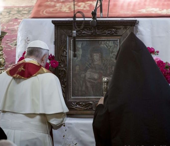 Pope Francis and Catholicos Karekin II pray at the Armenian Apostolic Cathedral in Gyumri on June 25, 2016. Pope Francis and Catholicos Karekin II pray at the Armenian Apostolic Cathedral in Gyumri on June 25, 2016.