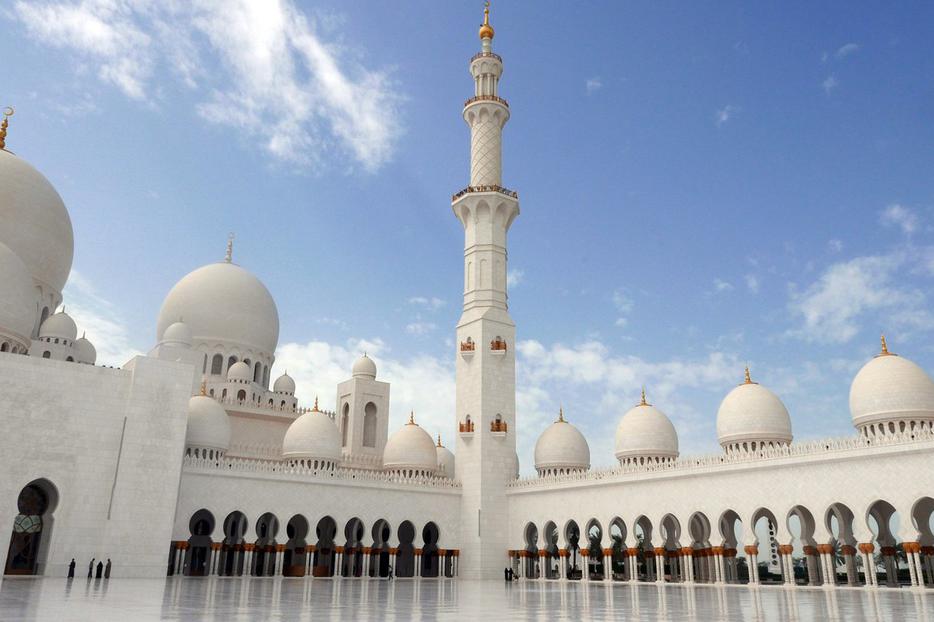 Abu Dhabi's Sheikh Zayed Grand Mosque which Pope Francis will visit, Feb. 4, 2019. Abu Dhabi's Sheikh Zayed Grand Mosque which Pope Francis will visit, Feb. 4, 2019.