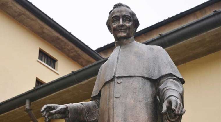 A statue of Blessed Francesco Spinelli A statue of Blessed Francesco Spinelli