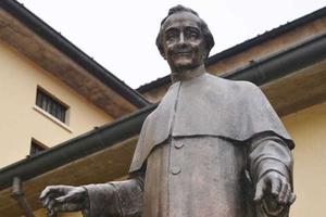 A statue of Blessed Francesco Spinelli A statue of Blessed Francesco Spinelli