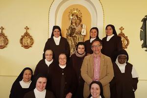Antonio Irastorza is blessed by the prayers of the good sisters, whom he visits when he can. Many people as far away as London rely on the prayers of these Carmelites. Antonio Irastorza is blessed by the prayers of the good sisters, whom he visits when he can. Many people as far away as London rely on the prayers of these Carmelites.