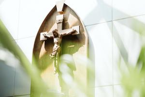 We accompany Jesus on the Way of the Cross on Palm Sunday and Holy Week. We accompany Jesus on the Way of the Cross on Palm Sunday and Holy Week.