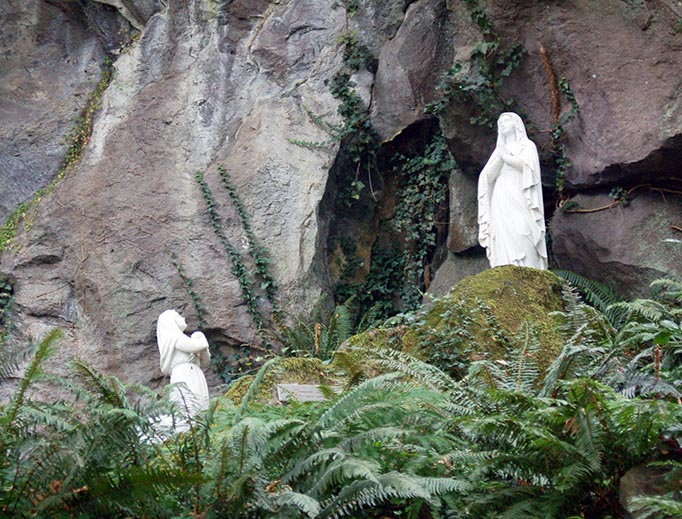 ABOVE: The Grotto in Portland, Oregon. BELOW RIGHT: Mission San Xavier del Bac in Tucson, Arizona. BOTTOM: San Javier Mission near Loreto, Baja California, Mexico. ABOVE: The Grotto in Portland, Oregon. BELOW RIGHT: Mission San Xavier del Bac in Tucson, Arizona. BOTTOM: San Javier Mission near Loreto, Baja California, Mexico.