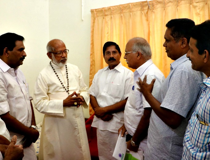 Cousins of kidnapped Salesian Fatherr Tom Uzhunnalil meet with Cardinal George Alencherry, second from left, major archbishop of the Syro-Malabar Catholic Church in Kerala, at Mukkootuthara, on Dec. 29. Cousins of kidnapped Salesian Fatherr Tom Uzhunnalil meet with Cardinal George Alencherry, second from left, major archbishop of the Syro-Malabar Catholic Church in Kerala, at Mukkootuthara, on Dec. 29.