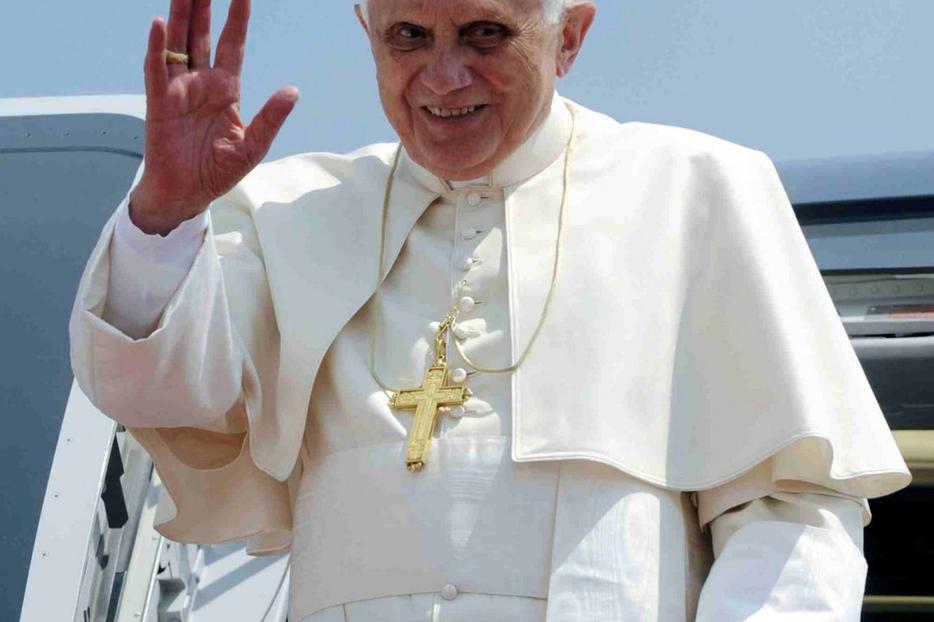 The Pope Bened waves upon his arrival at Tel Aviv's Ben Gurion airport. The Pope Bened waves upon his arrival at Tel Aviv's Ben Gurion airport.