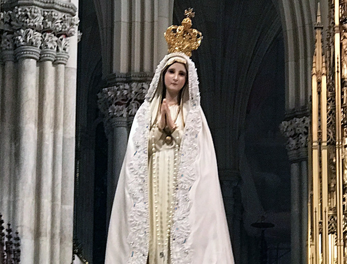 Official International Pilgrim Virgin Statue carved in Fatima Official International Pilgrim Virgin Statue carved in Fatima