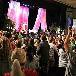 Thousands of pilgrims engage with Cardinal Sean O’Malley during a July 26 catechesis talk in the Vivo Rio center in Rio de Janeiro. Thousands of pilgrims engage with Cardinal Sean O’Malley during a July 26 catechesis talk in the Vivo Rio center in Rio de Janeiro.