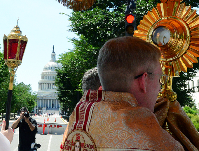 The ‘Corpus Christi in the Capital’ procession approaches the U.S. Capitol building June 23, 2019
The ‘Corpus Christi in the Capital’ procession approaches the U.S. Capitol building June 23, 2019