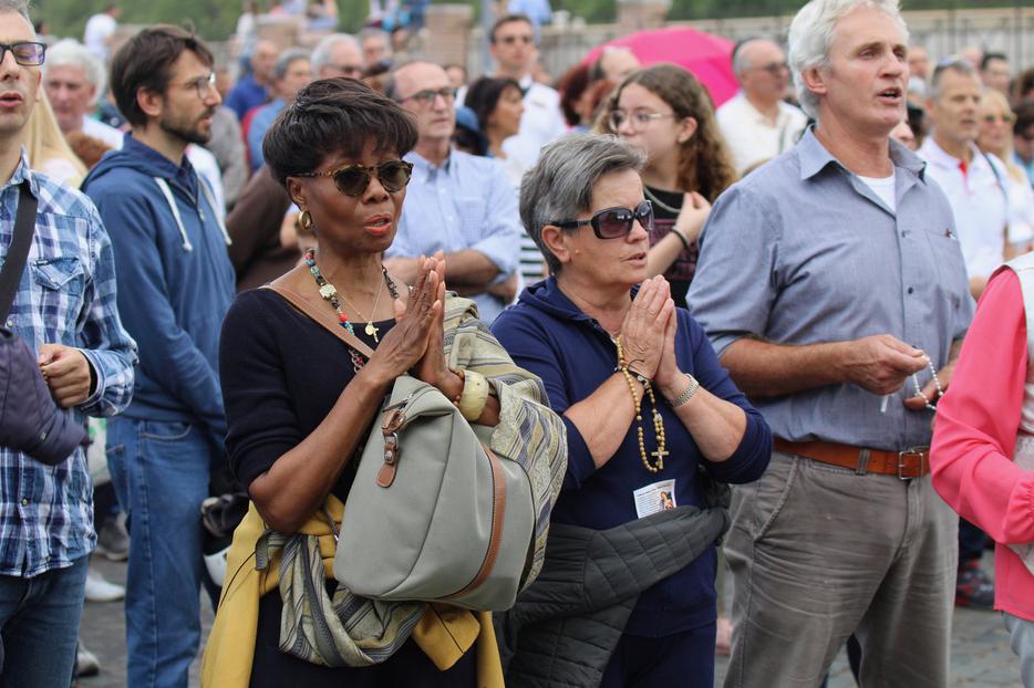 Lay faithful recite the Rosary at the ‘Let's Pray for the Church!’ prayer vigil near the Vatican, Oct. 5, 2019. Lay faithful recite the Rosary at the ‘Let's Pray for the Church!’ prayer vigil near the Vatican, Oct. 5, 2019.