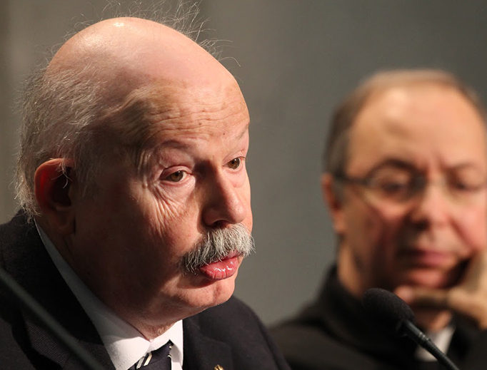 Giacomo dalla Torre (L) speaks May 14, 2015, at the Holy See Press Office.
Giacomo dalla Torre (L) speaks May 14, 2015, at the Holy See Press Office.
