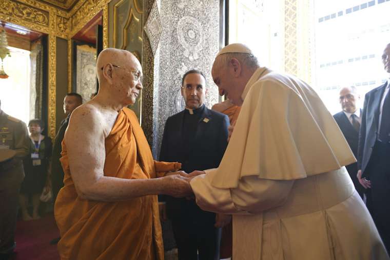 Pope Francis greets His Holiness Somdej Phra Maga Muneewong at the Wat Ratchabophit Sathit Maha Simaram Temple in Bangkok Nov. 21. Pope Francis greets His Holiness Somdej Phra Maga Muneewong at the Wat Ratchabophit Sathit Maha Simaram Temple in Bangkok Nov. 21.