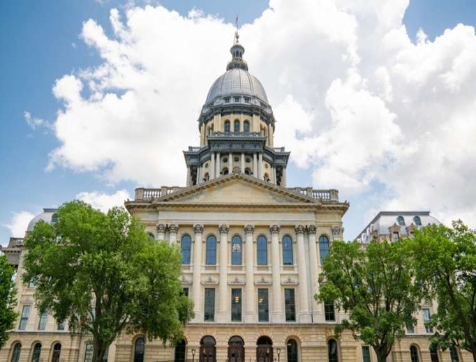 Illinois state capitol building in Springfield. Illinois state capitol building in Springfield.