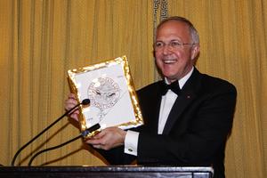 The Human Life Foundation honored Carl Anderson, supreme knight of the Knights of Columbus, with the foundation’s ‘Great Defender of Life Award’ Oct. 27. The Human Life Foundation honored Carl Anderson, supreme knight of the Knights of Columbus, with the foundation’s ‘Great Defender of Life Award’ Oct. 27.