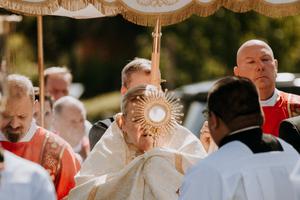 Cardinal Raymond Burke leads a Eucharistic procession at the 2019 Napa Institute Summer Conference. The 2020 event will be virtual, due to the COVID-19 pandemic, but dynamic speakers are still in the lineup. Cardinal Raymond Burke leads a Eucharistic procession at the 2019 Napa Institute Summer Conference. The 2020 event will be virtual, due to the COVID-19 pandemic, but dynamic speakers are still in the lineup.