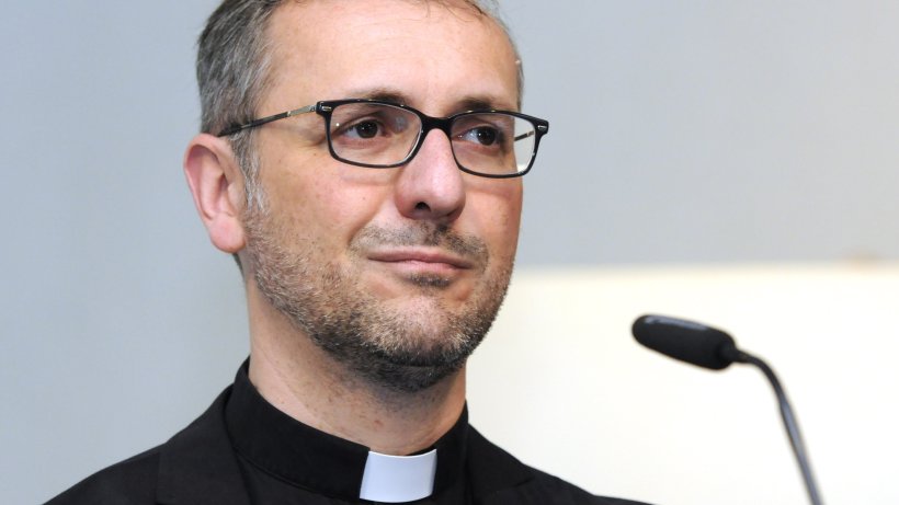 Archbishop Stefan Hesse of Hamburg, Germany. Archbishop Stefan Hesse of Hamburg, Germany.