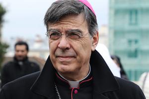 Archbishop of Paris Michel Aupetit attends a Stations of the Cross procession on Good Friday in front of Sacre Coeur Basilica on Montmartre hill in Paris, March 30, 2018.
Archbishop of Paris Michel Aupetit attends a Stations of the Cross procession on Good Friday in front of Sacre Coeur Basilica on Montmartre hill in Paris, March 30, 2018.