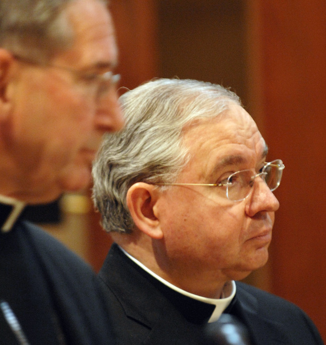 TRANSITION BEGINS. Cardinal Roger Mahony of Los Angeles (l) and Archbishop José Gomez of San Antonio attend a press conference inside the Cathedral of Our Lady of the Angels in Los Angeles April 6. Pope Benedict XVI has chosen Cardinal Mahony's successor by appointing Archbishop Gomez as the Los Angeles coadjutor. TRANSITION BEGINS. Cardinal Roger Mahony of Los Angeles (l) and Archbishop José Gomez of San Antonio attend a press conference inside the Cathedral of Our Lady of the Angels in Los Angeles April 6. Pope Benedict XVI has chosen Cardinal Mahony's successor by appointing Archbishop Gomez as the Los Angeles coadjutor.