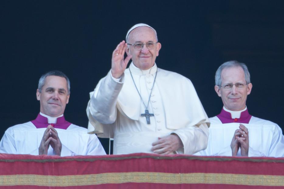 Pope Francis giving his annual Urbi et Orbi (to the city and to the world) message and blessing, Dec. 25, 2017. Pope Francis giving his annual Urbi et Orbi (to the city and to the world) message and blessing, Dec. 25, 2017.