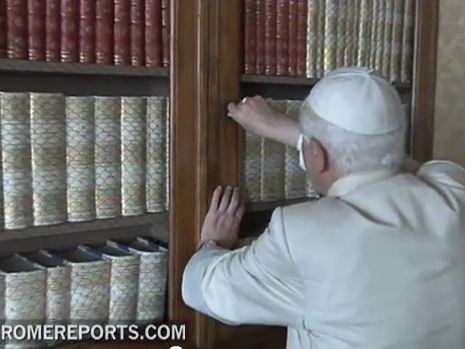Benedict XVI locking a bookcase in the library at Castel Gandolfo in 2010. Benedict XVI locking a bookcase in the library at Castel Gandolfo in 2010.