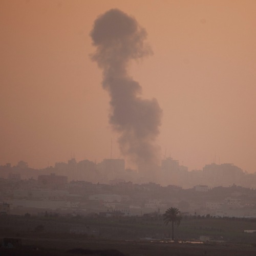 A smoke plumes rises over Gaza following an Israel Air Force bombing on July 20.
A smoke plumes rises over Gaza following an Israel Air Force bombing on July 20.
