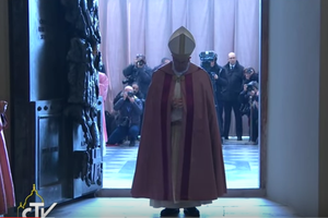 Pope Francis having just opened the Holy Door at St. John Lateran basilica yesterday. Pope Francis having just opened the Holy Door at St. John Lateran basilica yesterday.