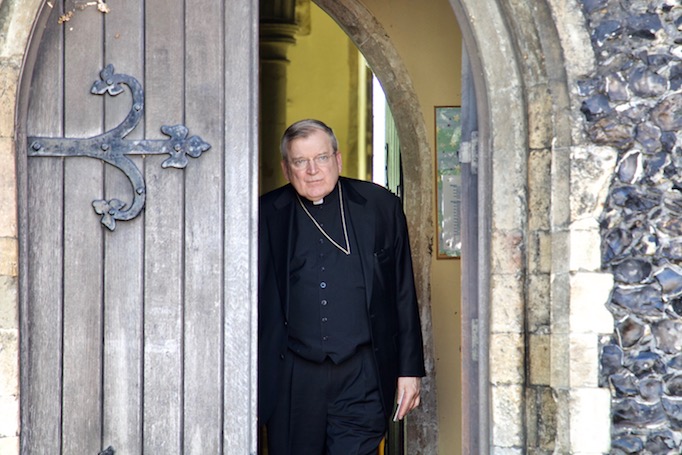 Photos from top: Cardinal Raymond Burke leaving the church of St. Dunstan in Canterbury, England, after praying at the burial place of the relic of the head of St. Thomas More, Oct. 15, 2017; images from 1997 of the most recent opening of the Roper vault containing the relic; Cardinal Burke praying in the Roper chapel of St. Dunstan's church. Photos from top: Cardinal Raymond Burke leaving the church of St. Dunstan in Canterbury, England, after praying at the burial place of the relic of the head of St. Thomas More, Oct. 15, 2017; images from 1997 of the most recent opening of the Roper vault containing the relic; Cardinal Burke praying in the Roper chapel of St. Dunstan's church.