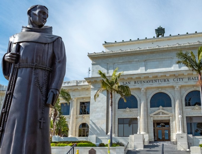 Statue of St. Junipero Serra at the Ventura (California) City Hall Statue of St. Junipero Serra at the Ventura (California) City Hall