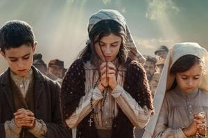 Above, the child seers are portrayed by (l to r): Jorge Lamelas (Francisco), Stephanie Gil (Lucia) and Alejandra Howard (Jacinta) in the new film Fatima. Above, the child seers are portrayed by (l to r): Jorge Lamelas (Francisco), Stephanie Gil (Lucia) and Alejandra Howard (Jacinta) in the new film Fatima.