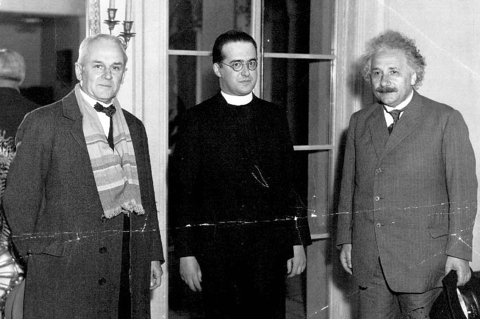 Scientists Robert Millikan, Father Georges Lemaître and Albert Einstein meet at the California Institute of Technology in January 1933. Scientists Robert Millikan, Father Georges Lemaître and Albert Einstein meet at the California Institute of Technology in January 1933.