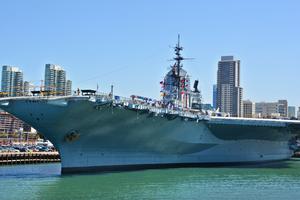 USS Midway was an aircraft carrier of the United States Navy, the lead ship of its class. Commissioned a week after the end of World War II it is now a museum ship in San Diego. USS Midway was an aircraft carrier of the United States Navy, the lead ship of its class. Commissioned a week after the end of World War II it is now a museum ship in San Diego.
