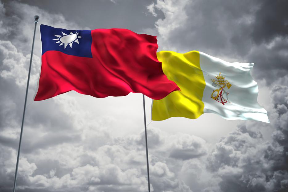 Flag of Taiwan next to the Vatican flag. Flag of Taiwan next to the Vatican flag.