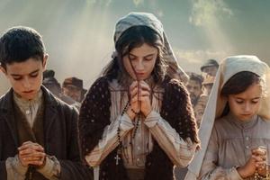 Above, the child seers are portrayed by (l to r): Jorge Lamelas (Francisco), Stephanie Gil (Lucia) and Alejandra Howard (Jacinta) in the new film Fatima. Above, the child seers are portrayed by (l to r): Jorge Lamelas (Francisco), Stephanie Gil (Lucia) and Alejandra Howard (Jacinta) in the new film Fatima.