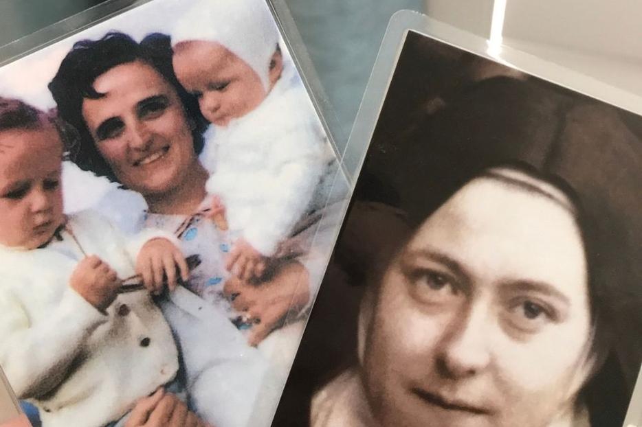 Holy cards of St. Gianna Molla (l) and St. Thérèse of Lisieux are tangible reminders of holy lives who teach us how to live for God and intercede for us from heaven. Holy cards of St. Gianna Molla (l) and St. Thérèse of Lisieux are tangible reminders of holy lives who teach us how to live for God and intercede for us from heaven.