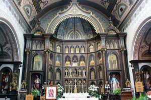 The high altar of St. Anthony’s Chapel in Pittsburgh, Pennsylvania The high altar of St. Anthony’s Chapel in Pittsburgh, Pennsylvania