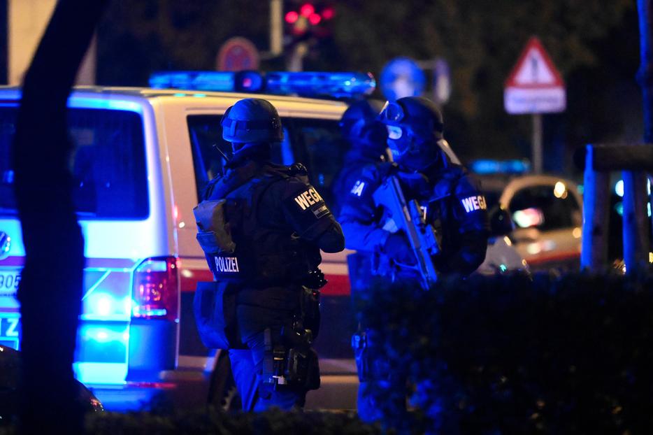 Police assess the scene after multiple shots fired during a terror attack in Vienna on November 2, 2020. Police assess the scene after multiple shots fired during a terror attack in Vienna on November 2, 2020.