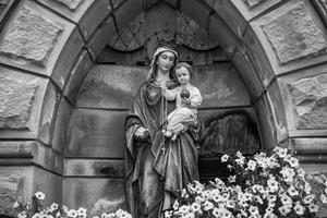 Praying for the holy souls is imperative. Observances of November to bear witness to Catholic thought about life and death are particularly vital in 2020. Praying for the holy souls is imperative. Observances of November to bear witness to Catholic thought about life and death are particularly vital in 2020.
