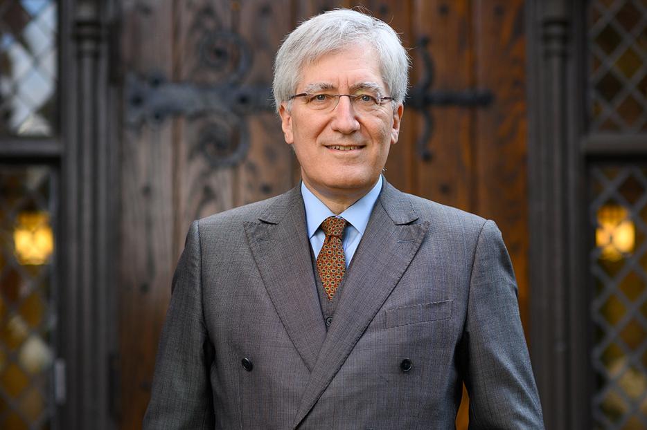 Dr. Robert George Dr. Robert George