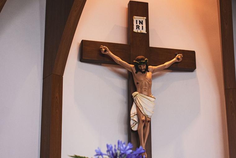 Jesus teaches us to love no matter what. Jesus teaches us to love no matter what.