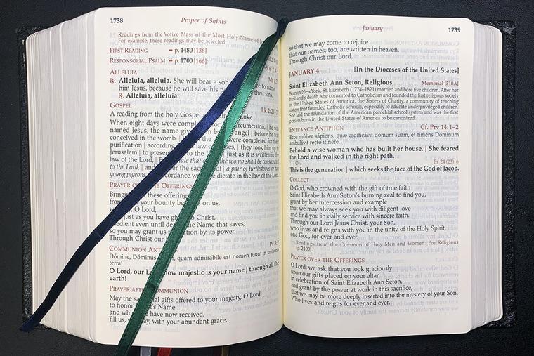 4 Personal Missals to Help You Go Deeper Into Holy Mass