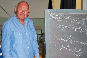 Father Reginald Foster teaches his free summer Latin class in Rome, July 5, 2001. Father Reginald Foster teaches his free summer Latin class in Rome, July 5, 2001.
