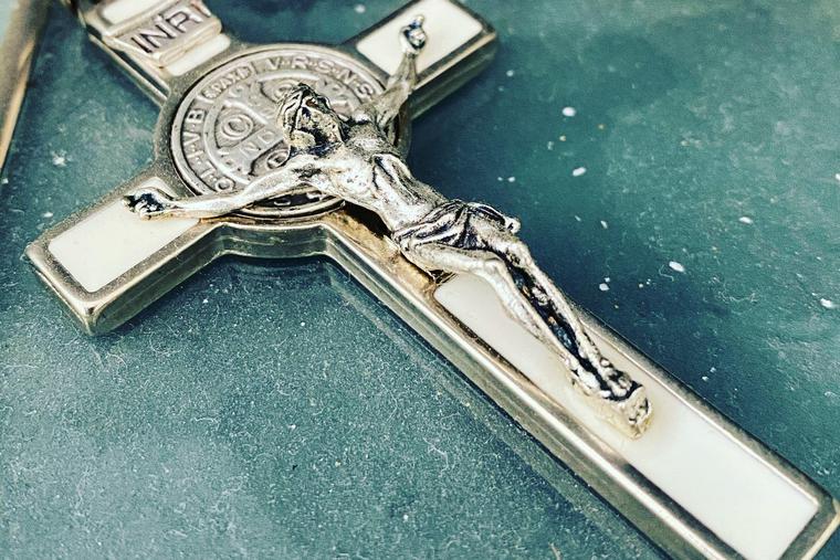 What does the suffering of Job teach us? How does Jesus respond to our suffering? What does the suffering of Job teach us? How does Jesus respond to our suffering?