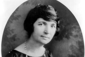 Margaret Sanger (1879). Margaret Sanger (1879).