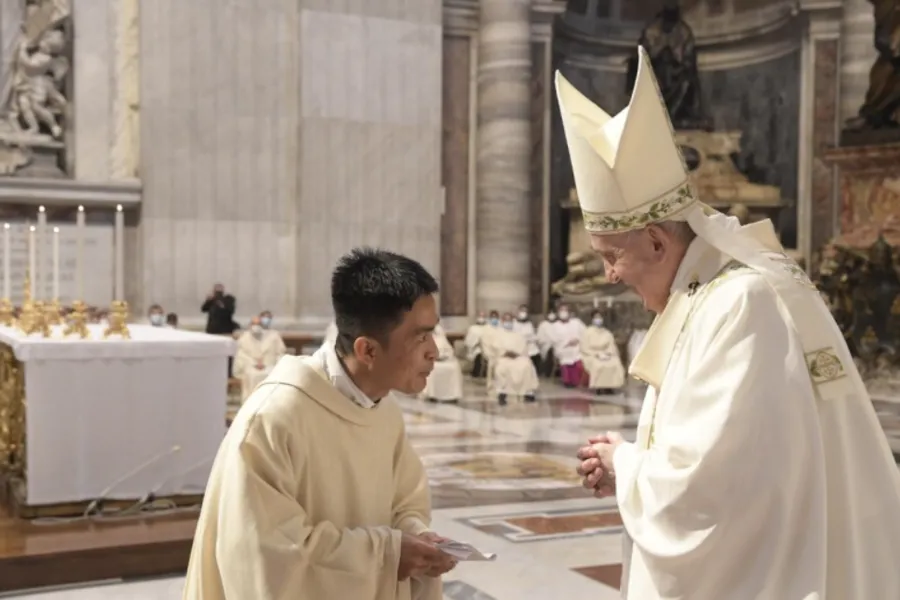 Pope Francis celebrates Mass for Burmese Catholics in St. Peter’s Basilica, May 16, 2021. Pope Francis celebrates Mass for Burmese Catholics in St. Peter’s Basilica, May 16, 2021.
