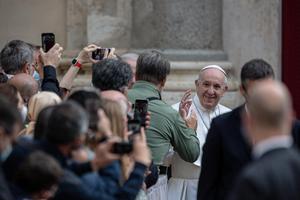 Pope Francis’ general audience in the San Damaso Courtyard of the Apostolic Palace, June 9, 2021. Pope Francis’ general audience in the San Damaso Courtyard of the Apostolic Palace, June 9, 2021.